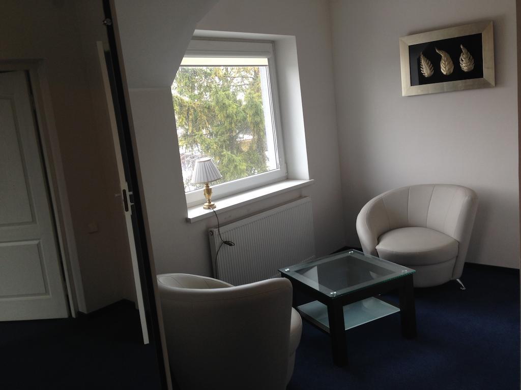 Luka Hotel Marijampole Room photo